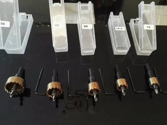 Боркорони комплект Ф16; Ф18,5; Ф20; Ф25; Ф30 за метал, бор корона