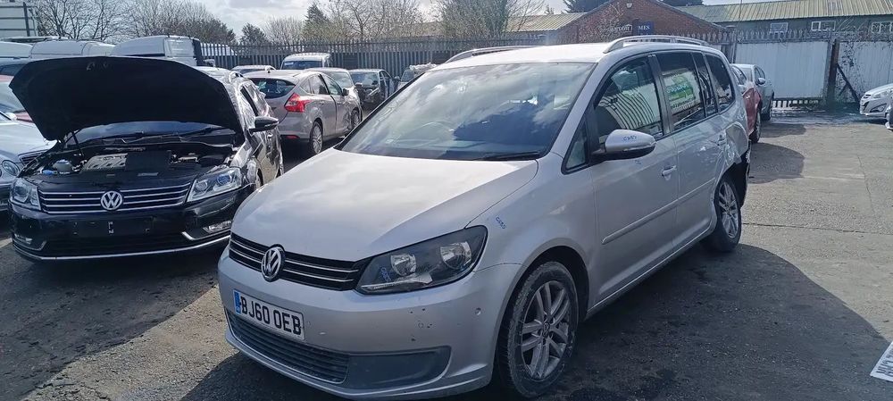 Dezmembrari / Dezmembrez VW Touran (1T3) [Fabr 2010-2015] 1.6 TDI CAYC cutie viteze manuala cod culoare LA7W