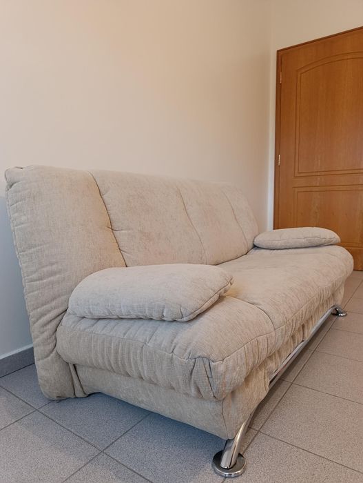 Бежов двоен диван