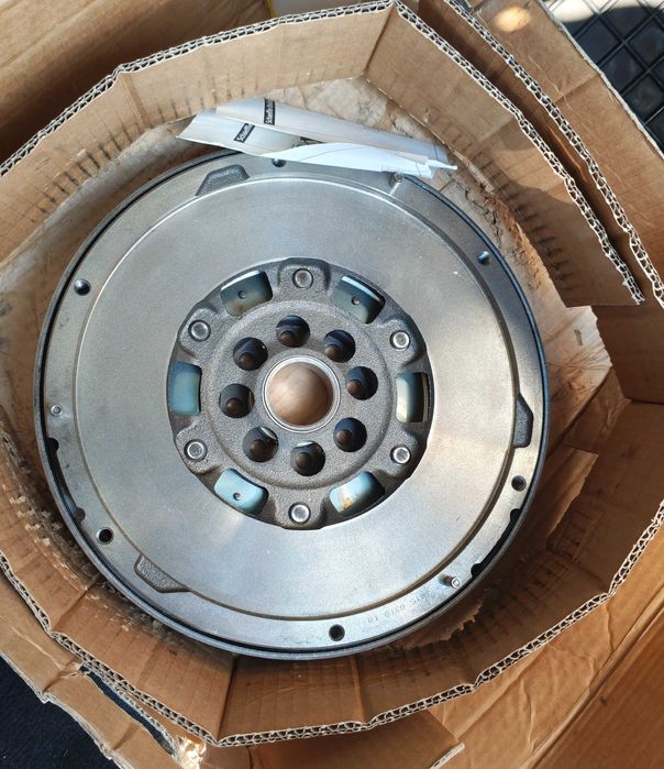 Volanta LUK noua 2.0 TDCi Ford Galaxy 2 C/S Max Focus 2 Kuga 1 Mondeo4