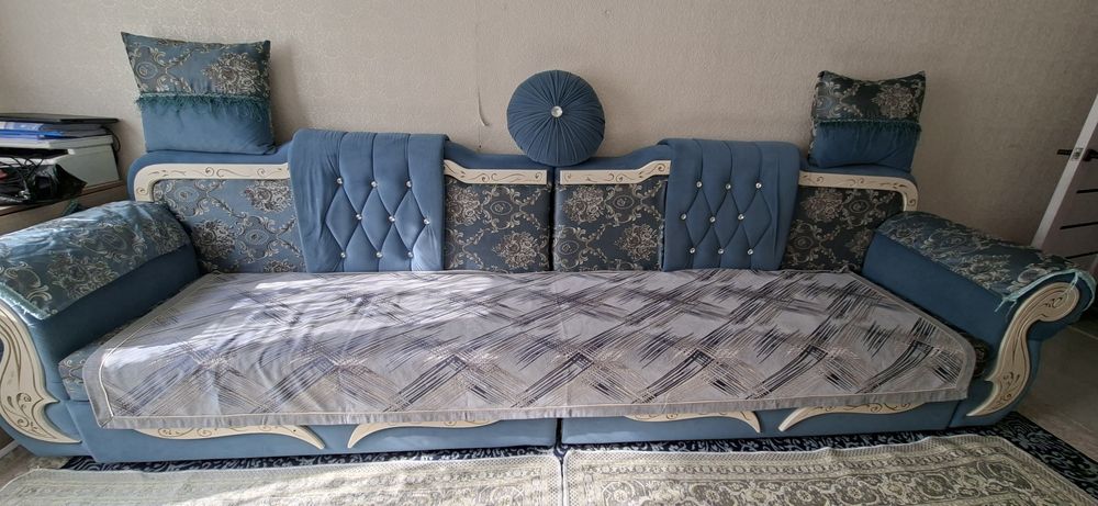 Диван в отличном состояние