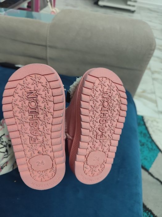 Vând cort fetiță ca nou îl vând deoarece nu mai prezintă interes