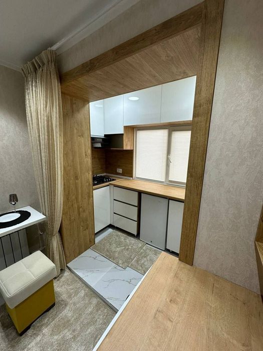 Квартира продаётся метро Мирзо Улугбек 1/4/4 меб тех Чиланзар 4 кварт