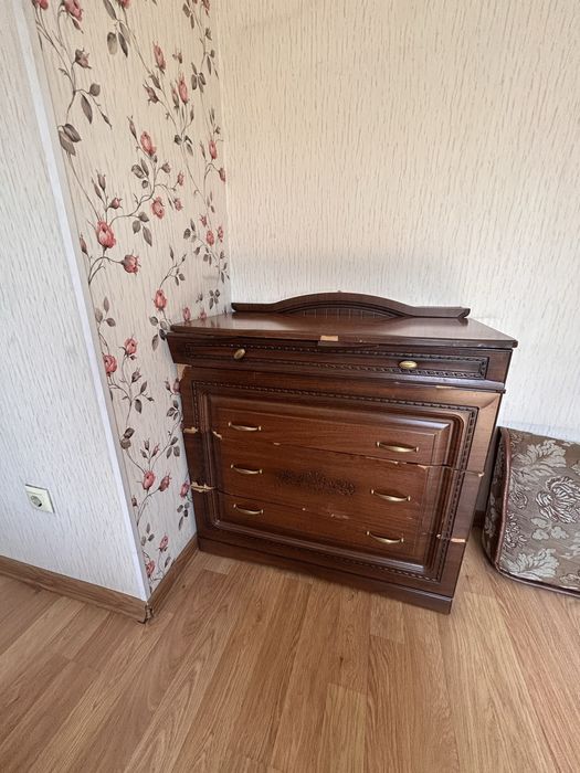 Продам спальный гарнитур