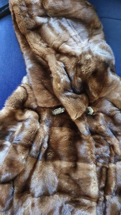 Красивая норковая шуба