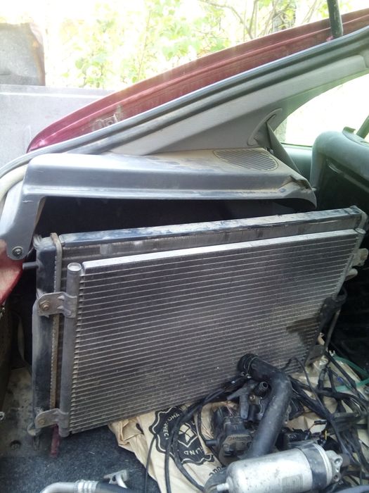 Продавам авточасти за Рено Меган динамо,стопове за Рено Меган,динамо,к