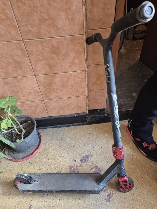 Trotineta freestyle MF 1.8, negru rosu ,copii