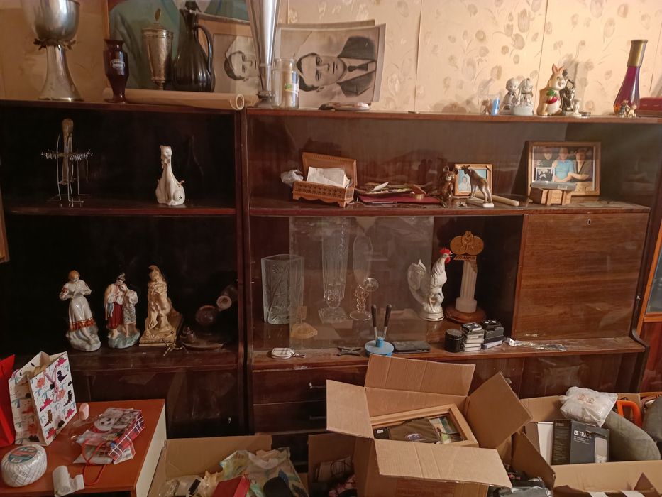 Отдам даром советскую мебель