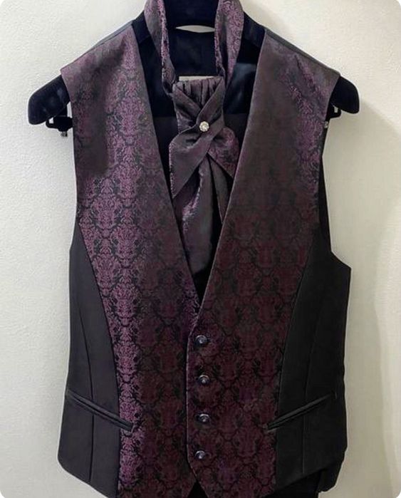 Costum ceremonie EGO Carlo Pignatelli