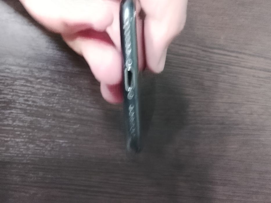 Продам Айфон 7 100проц акум