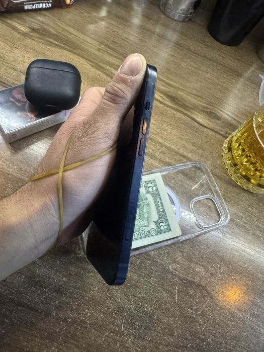 Продается iphone 13