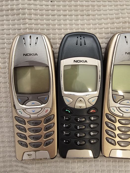 Nokia 6310i si 6210
