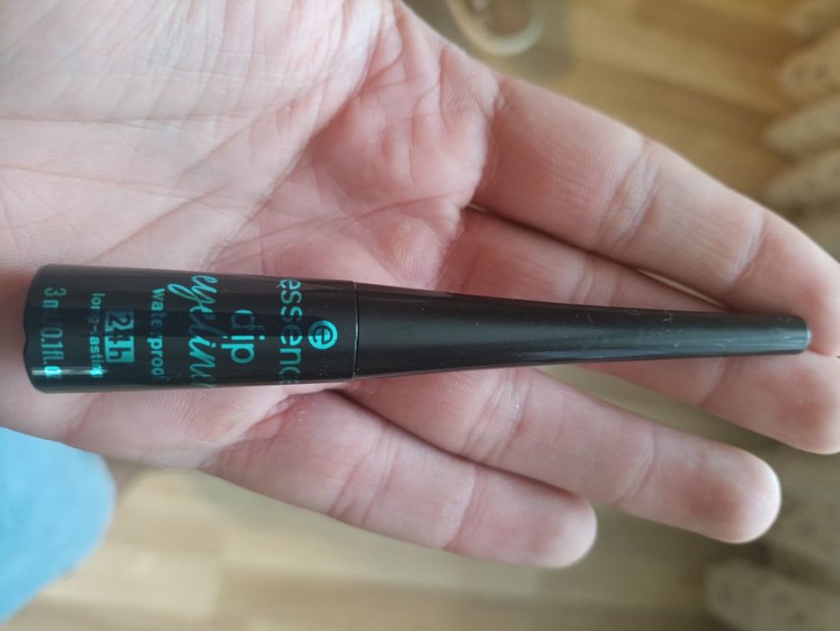Eyeliner dip -pt ochi.