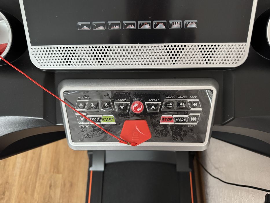 Продам беговую дорожку GENAU