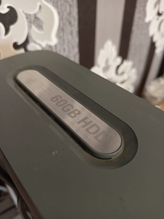 Xbox 360 și accesorii.