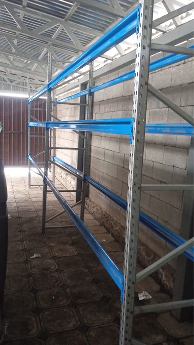 Стеллаж для магазина