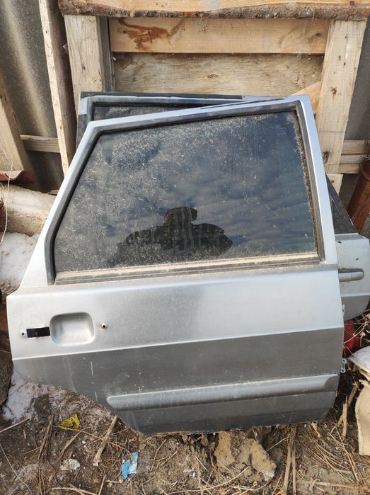 Двери ваз чытырка, петнашка  кварц задний