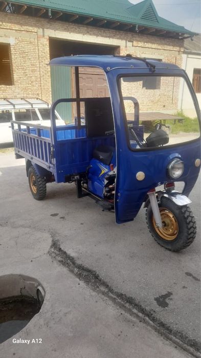 MOTO LOCHIN zudlik bilan sotiladi xolati alo !!!
