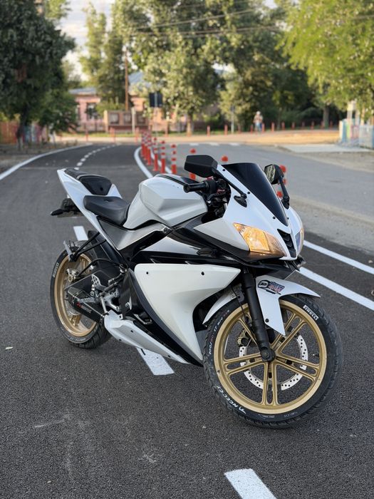 Yamaha yzf r125 A1