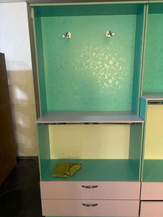 Продам недорого шкафы