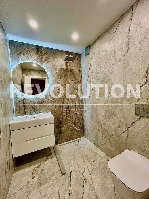 Четиристаен апартамент в района на м-т Ален Мак!