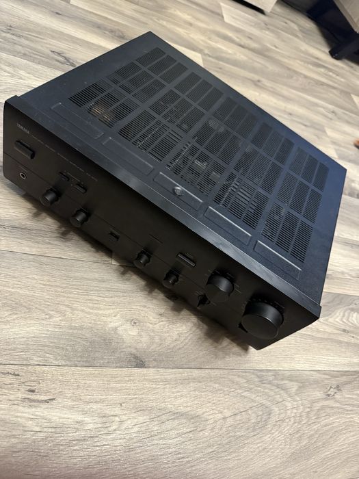 Yamaha AX-570 / Усилвател