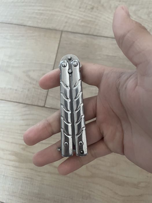 Срочна продам бабочка нож