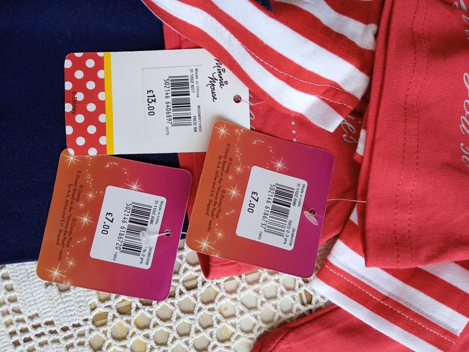 НОВ комплект Minnie mouse, размер 2-3 годинки