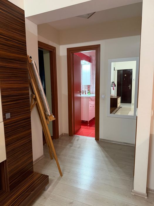 Inchiriez apartament str.Muzeul Apei Floresti