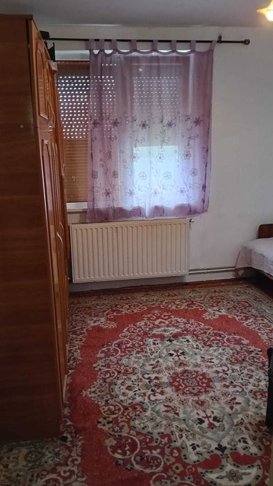 Ofer spre vanzare apartament cu 3 camere