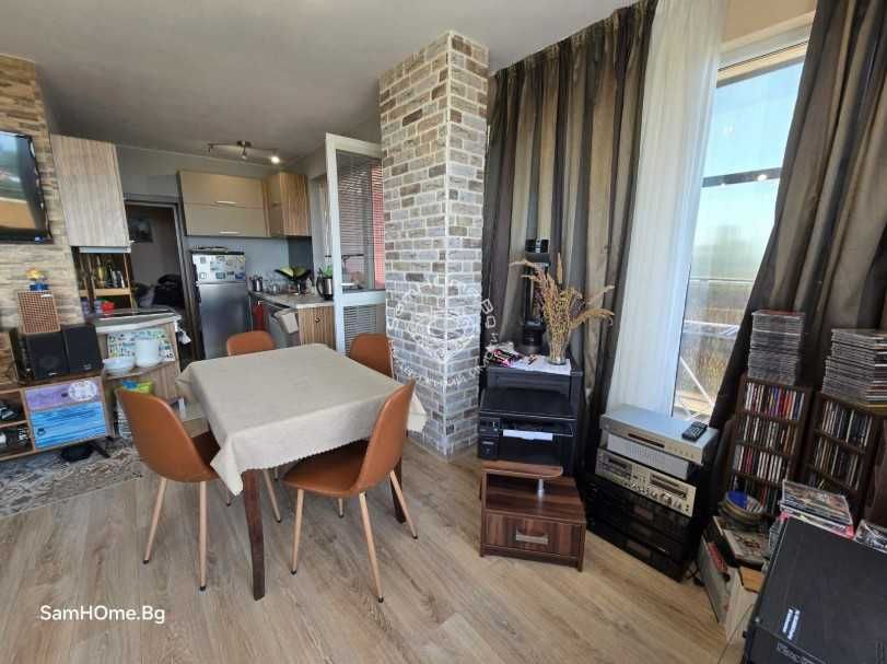 Продава се Тристаен апартамент в Варна, Галата - 102 кв.м за 1618 €/кв.м - Снимка #1