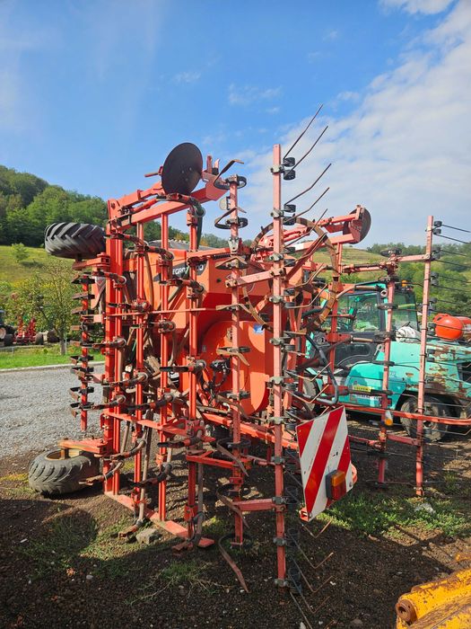 vand/ schimb semanatoare de paioase Kuhn Megant 500