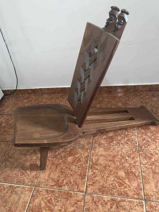 Scaun din lemn masiv sculptat cu tenta africana decor curte