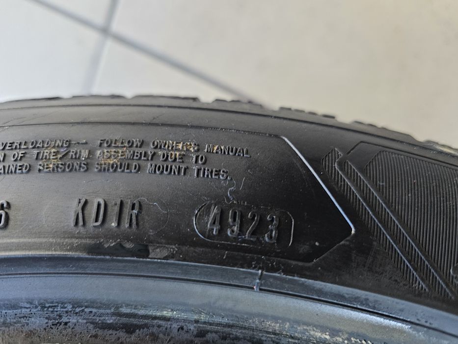 235/45R19 Goodyear DOT 2023