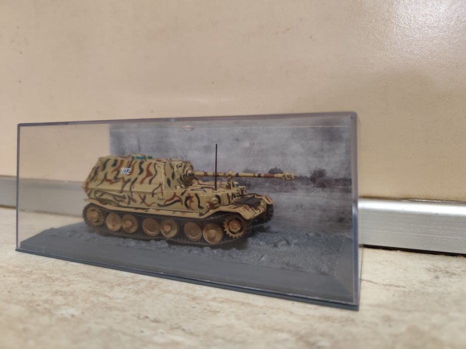 Продавам Panzerjäger  Tiger танк