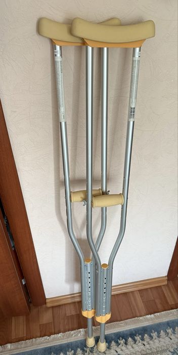 Костыли с подмышечной опорой