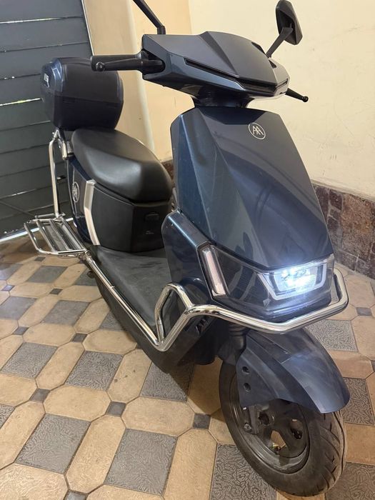 Elektroniy skuter