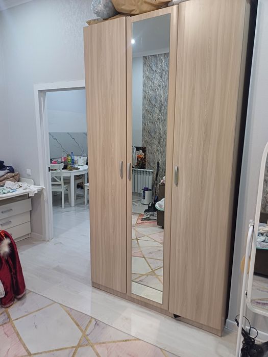 шкаф вместительный