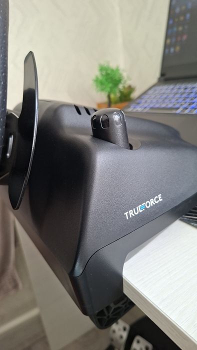Игровой руль Logitech G923 TrueForce (PS5 / PS4 / PC) — Идеальное сост