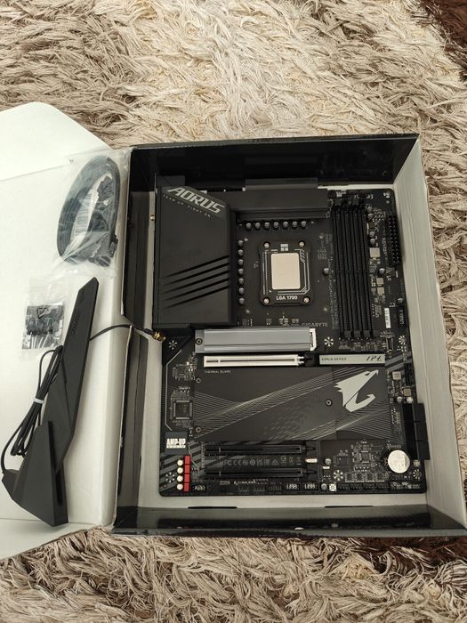 Core i5 13600Kf + Gigabyte Z790 Aorus Elite AX
