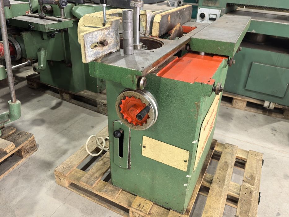 Циркуляр с карета + фреза.