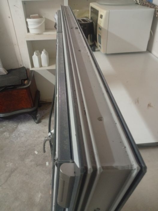 Geam termopan nou tripan profil PVC culoare gri antracit