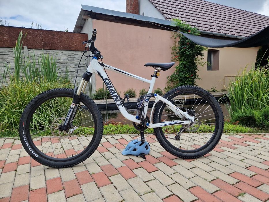 Vand bicicleta mtb Giant trance x5 2012 in stare buna