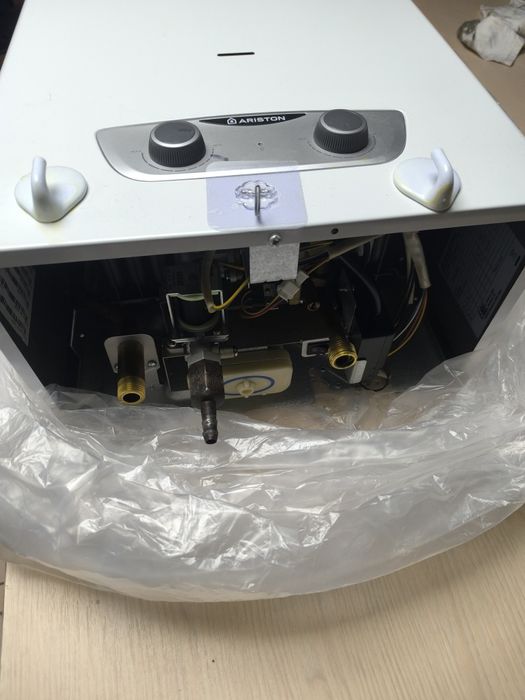 Газовый водонагреватель Аристон