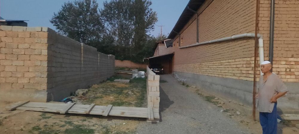 Quruq yer. Kadastri bor 4 sotix