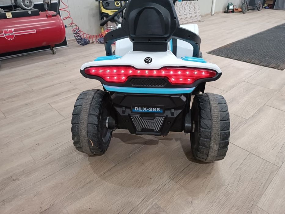 Акумулаторно бъги Moni