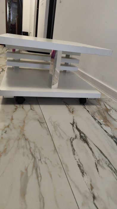 Vând măsuța living