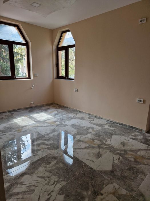 Продава се Двустаен апартамент в Русе, Център - 160 кв.м за 1188 €/кв.м - Снимка #6