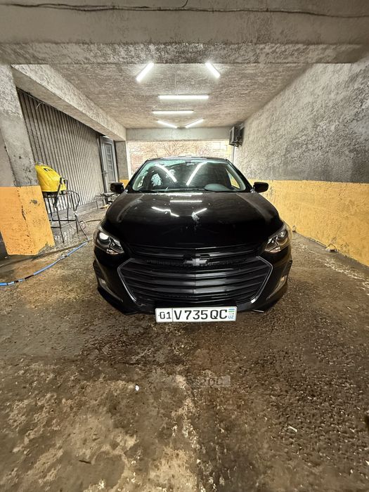 Продаю свою машину Onix Premier