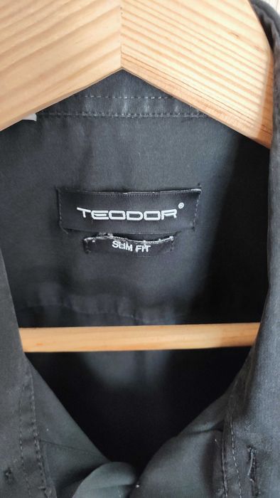 Мъжка риза TEODOR къс ръкав slim fit, цвят черен, размер M